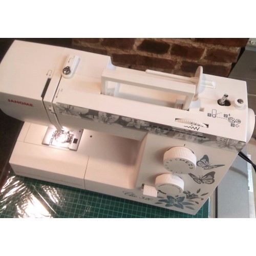 Швейная машина Janome Clio 320