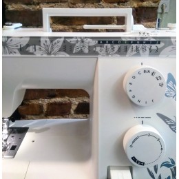 Швейная машина Janome Clio 320