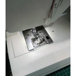 Швейная машина Janome Clio 320