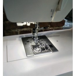 Швейная машина Janome Clio 325