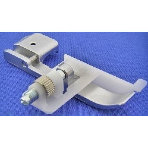 Лапка для оверлока Brother для потайной строчки