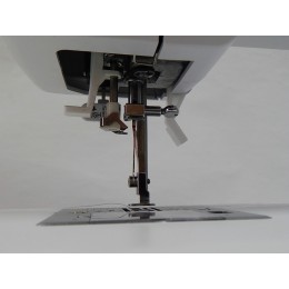 Швейно-вышивальная машина Bernette Chicago 7