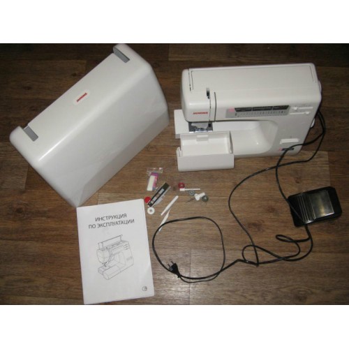 Швейная машина Janome 7518A
